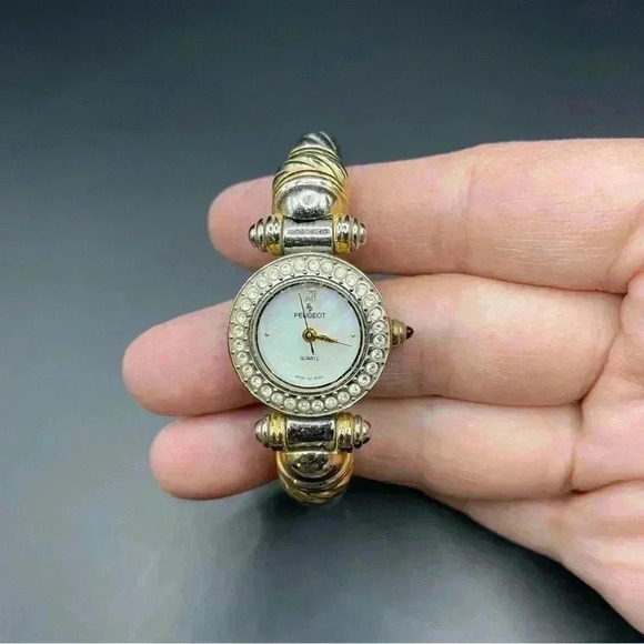 PEUGEOT Women Wristwatch Gold-tone Crystal Stainless Steel Back Bangle Bracelet - Picture 10 of 10